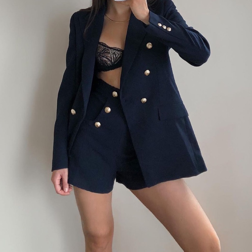 ✨BLOGGER FAVORITE✨NWT Zara Shorts With Buttons